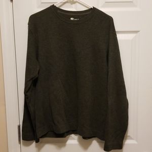 GAP Men's classic fit long sleeve tee